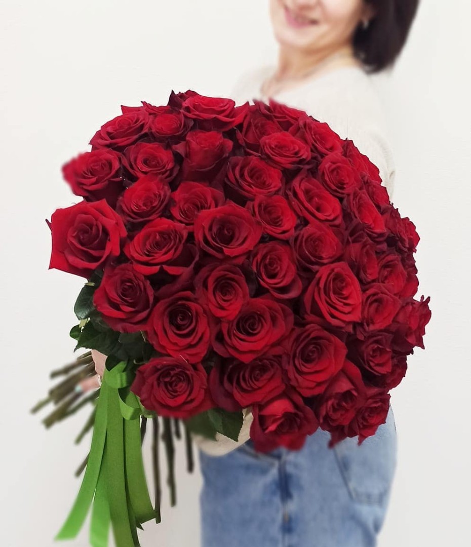 35 красных роз Эквадор 60 см.